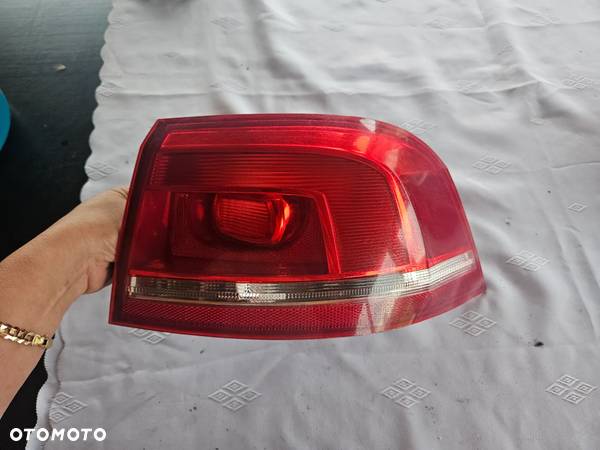 Tylna prawa lampa Europa VW Passat B7 - 2