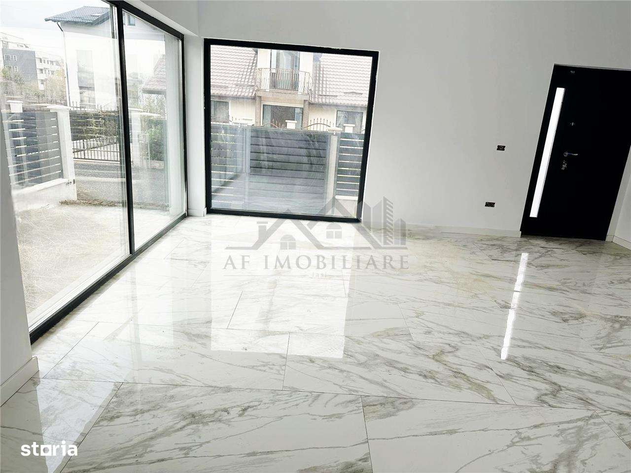 Casa de vanzare - Imagine principală: 3/15