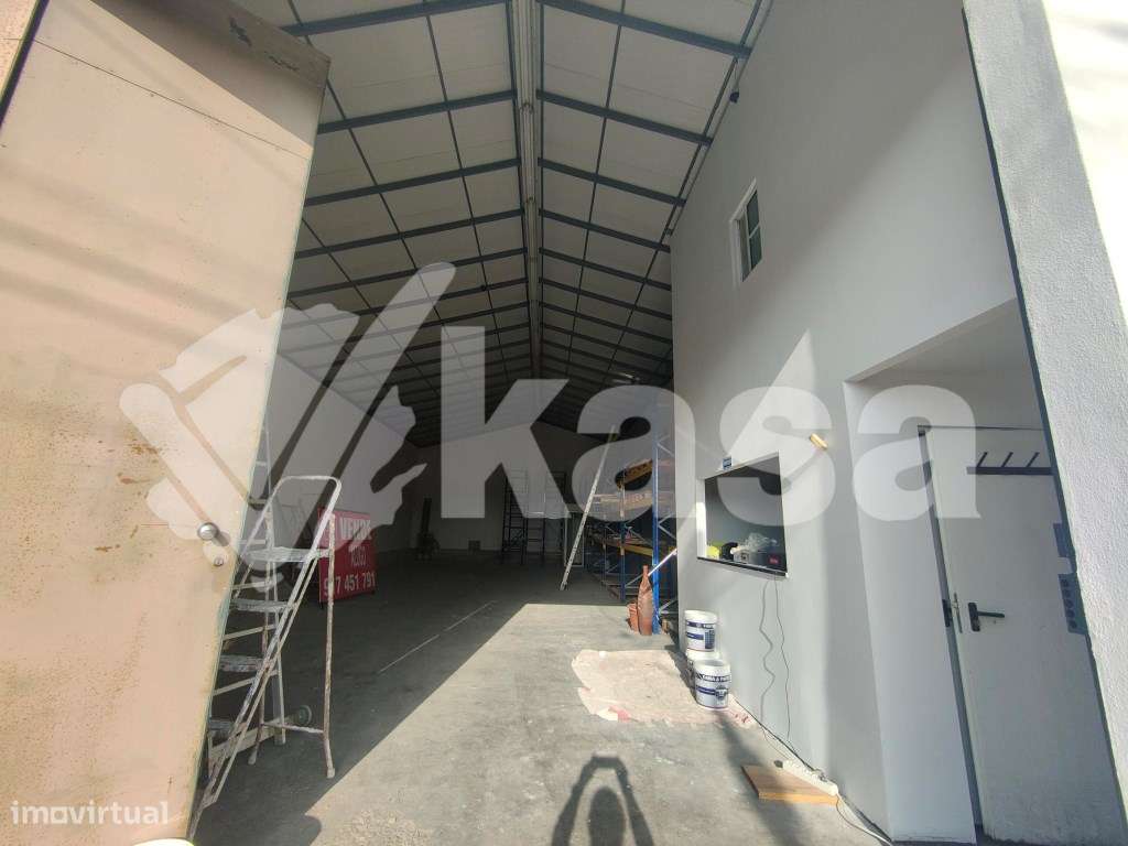 Armazém 250 m² - Excelente Localização e Pronto a Usar - Grande imagem: 3/13