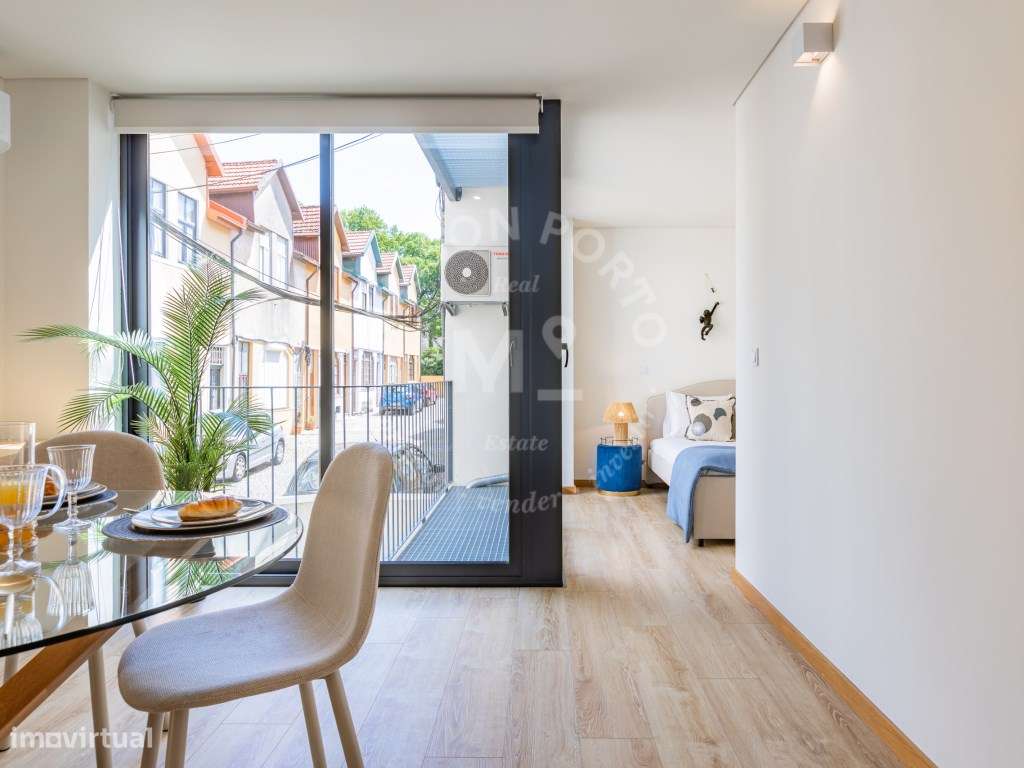 Apartamento T1 com Varanda Totalmente Equipado e Mobilado no Bonfim...-4