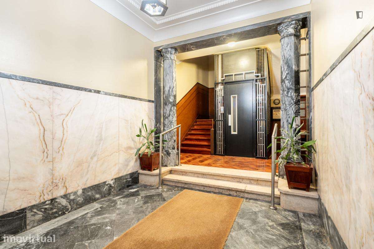 Quarto - localizado em Marquês de Pombal Lisbon - Grande imagem: 4/6