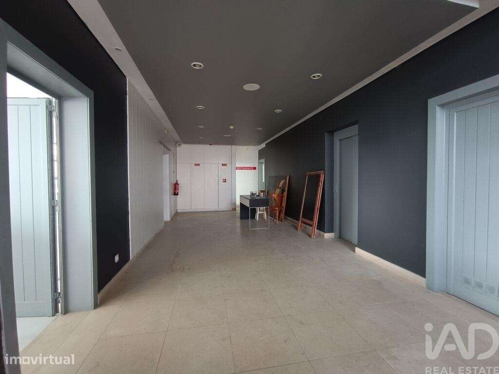 Loja / Estabelecimento Comercial em Carnaxide e Queijas de 384,00 m2 - Grande imagem: 4/29