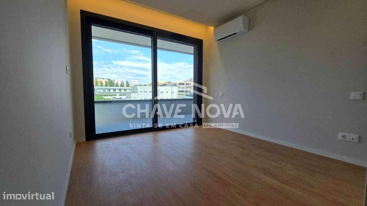 Apartamento T3 Novo Último Piso c/ Lugar de Garagem em Canidelo-7