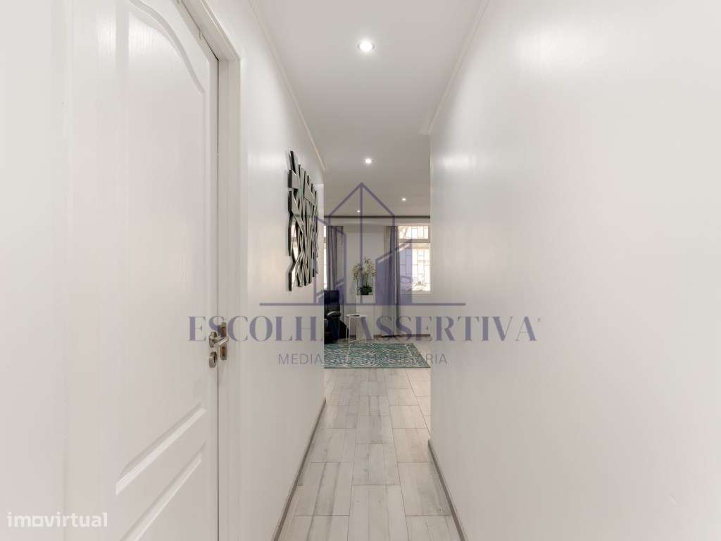 Loja com 95m2 transformada em apartamento T2-10