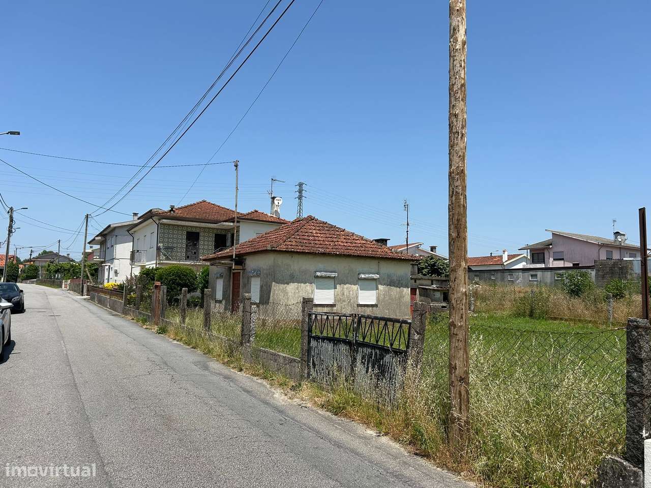 Moradia Isolada T2 para Restaurar em Paredes-10
