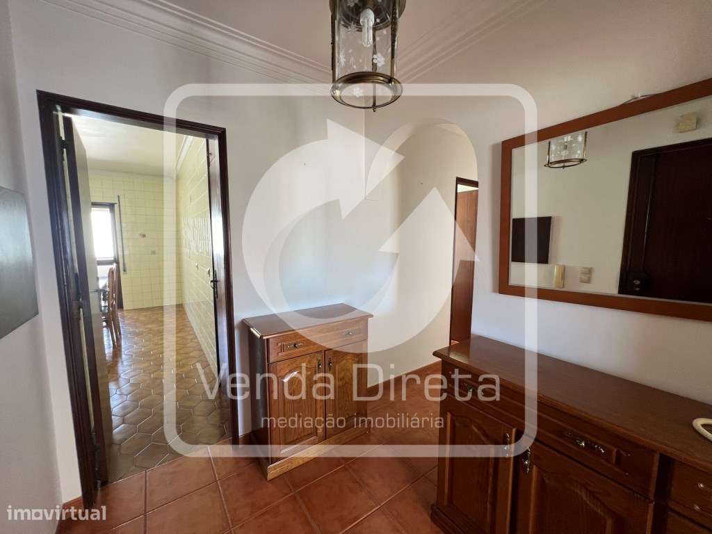 Andar de moradia T3 com garagem, Barreiro-7