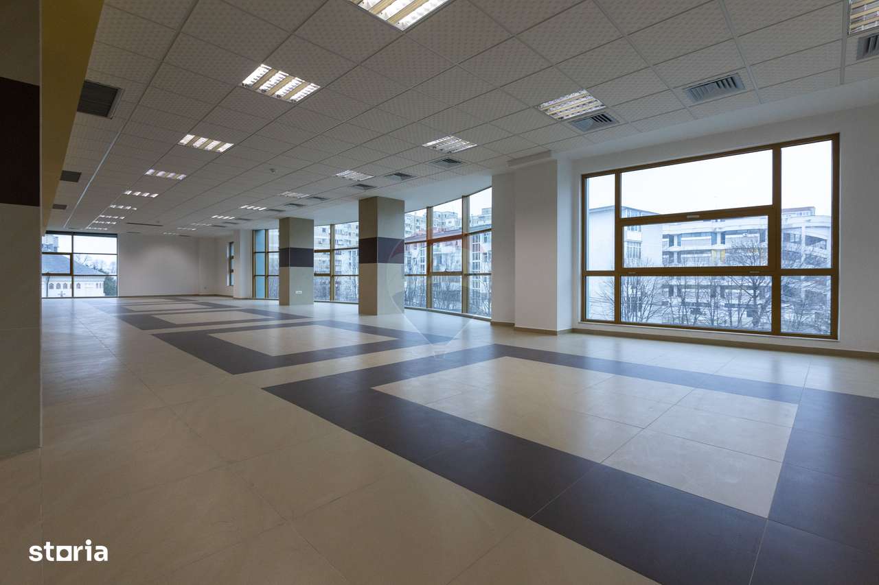 Imobil premium în centrul Bacăului – imagine și vizibilitate-7