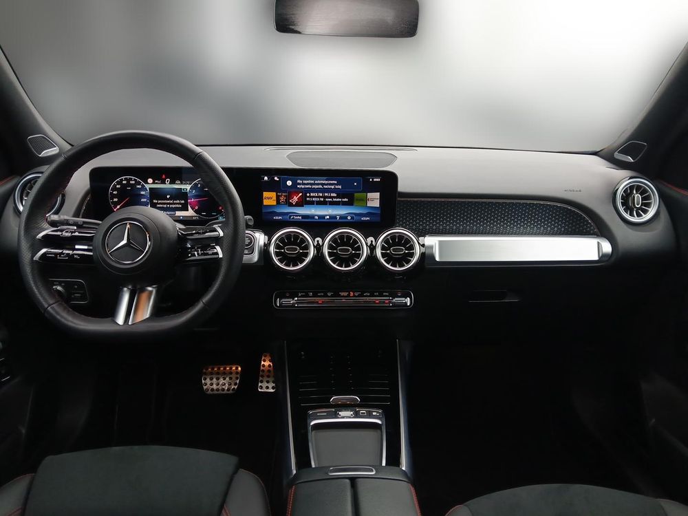 220 4matic 190KM Pakiet AMG Premium Distronic HAK 7os. Burmester FV23%