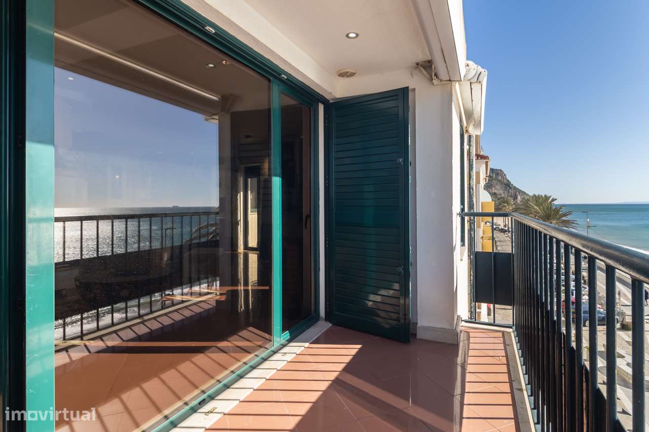 T4+1 Duplex em Primeira com 250m2, Linha de Mar | Sesimbra-8