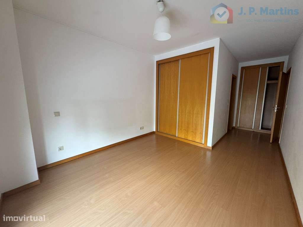 Espaçoso apartamento T3, c/ varanda e garagem, Vila Serena, Pinhal ...-20