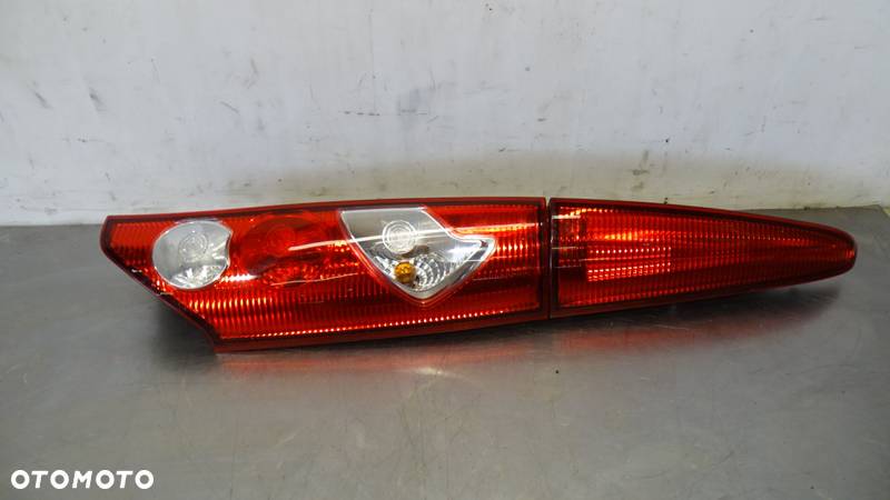 LAMPA PRAWA TYLNA RENAULT KANGOO II 8200419945 - 1