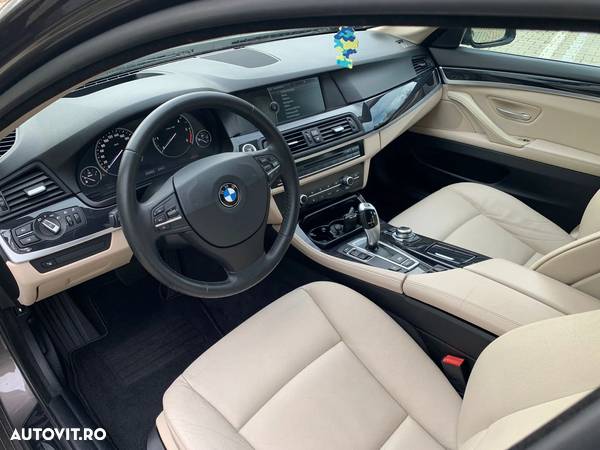 BMW Seria 5 520d Touring Aut. Modern Line - 11