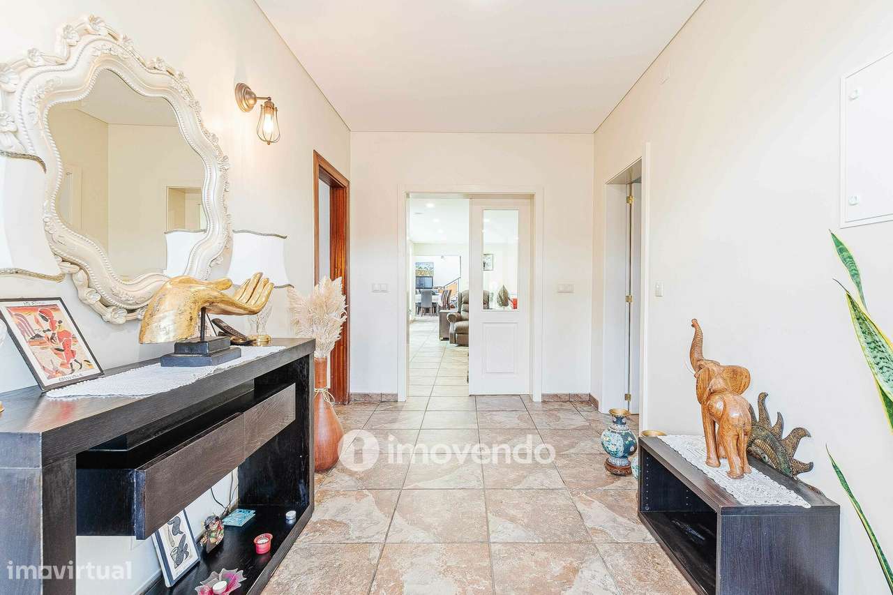 Quinta T3 isolada, com 14.500m² de terreno e piscina, em Loures - Grande imagem: 5/60