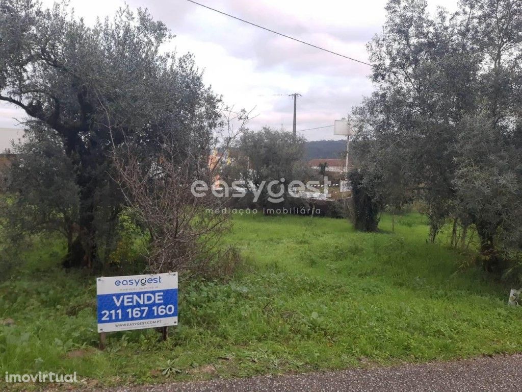 Terreno com 290m2, possibilidade de construção em Alberga...