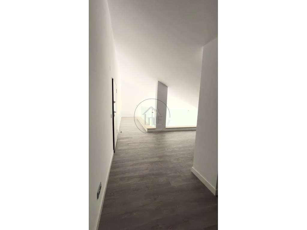 Apartamento T2 Duplex Novo Pinhal Novo-26