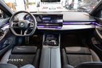 BMW i5 - 10