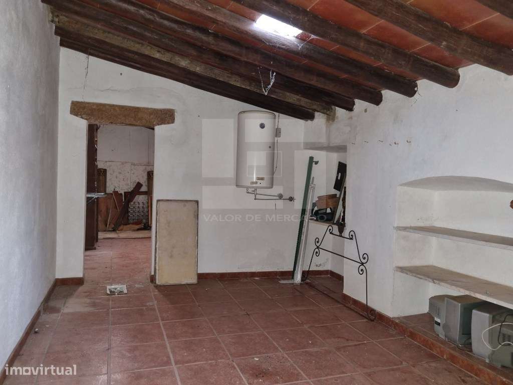 Apartamento T4+1 em Borba: Espaço, conforto e localização privilegi...-16