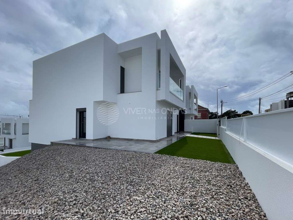 Moradia T4 geminada, com garagem, em Vale de Milhaços - Corroios. - Grande imagem: 5/23