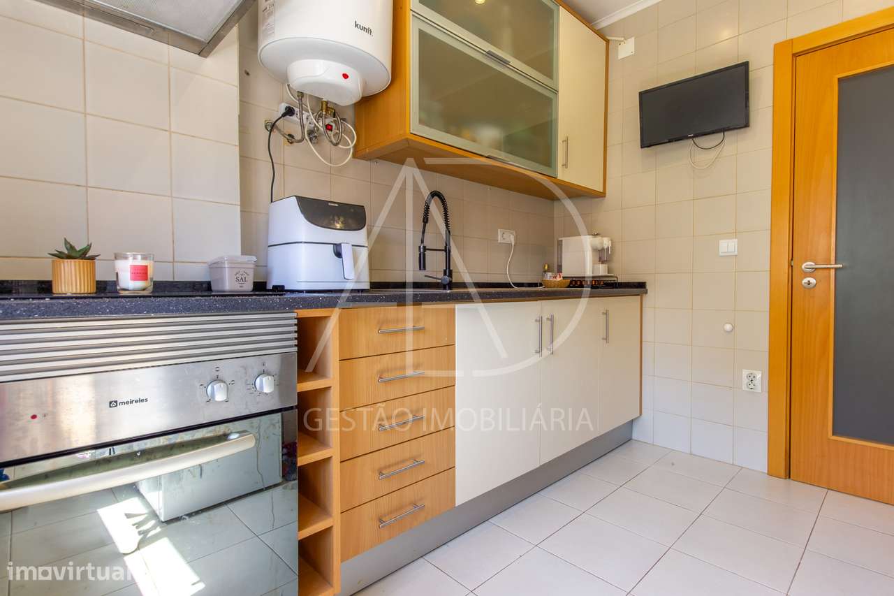 Apartamento T2 bem localizado em Baixa da banheira-3