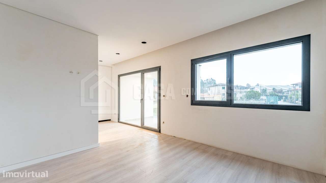 Moradia em Banda V3+1 A NOVA Campo-7