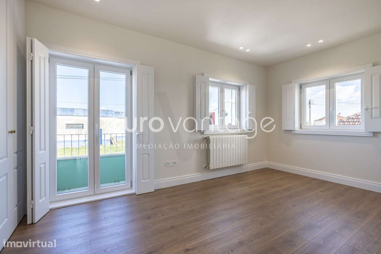 Moradia T4 totalmente remodelada - Grande imagem: 1/58