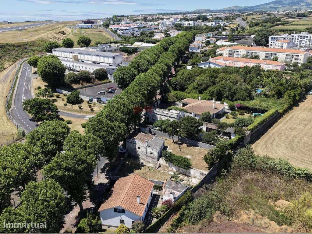 Moradia inserida em terreno de 569m2, Ponta Delgada Ilha de São Miguel-26