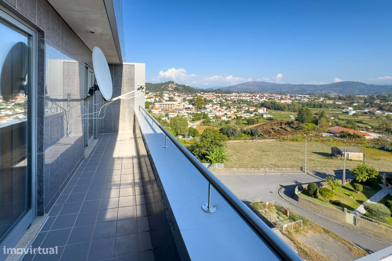 Apartamento T2 com Terraço e Garagem Fechada – Ferreiros, Amares-20