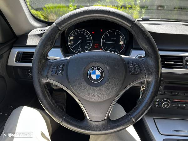 BMW 320 d Auto - 9