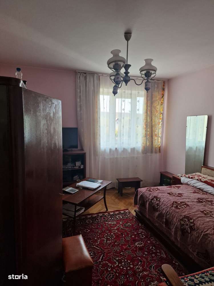 De vanzare apartament 3 camere ,et 4, zona centrală- Suceava-3