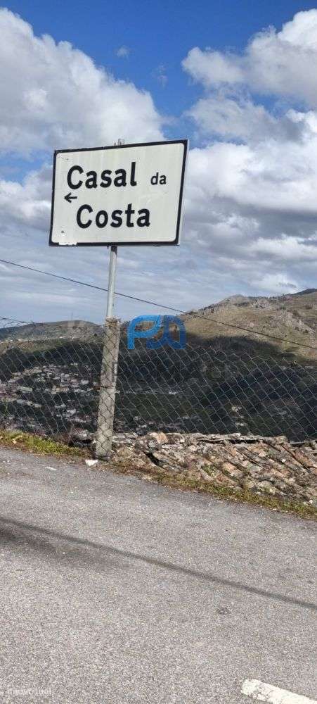 Terreno Urbanizável de 7959 m² com Armazém-49