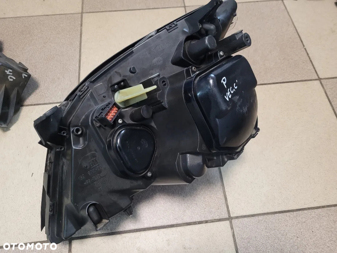 Lampa prawa przednia xenon Opel Vectra C Europa - 4