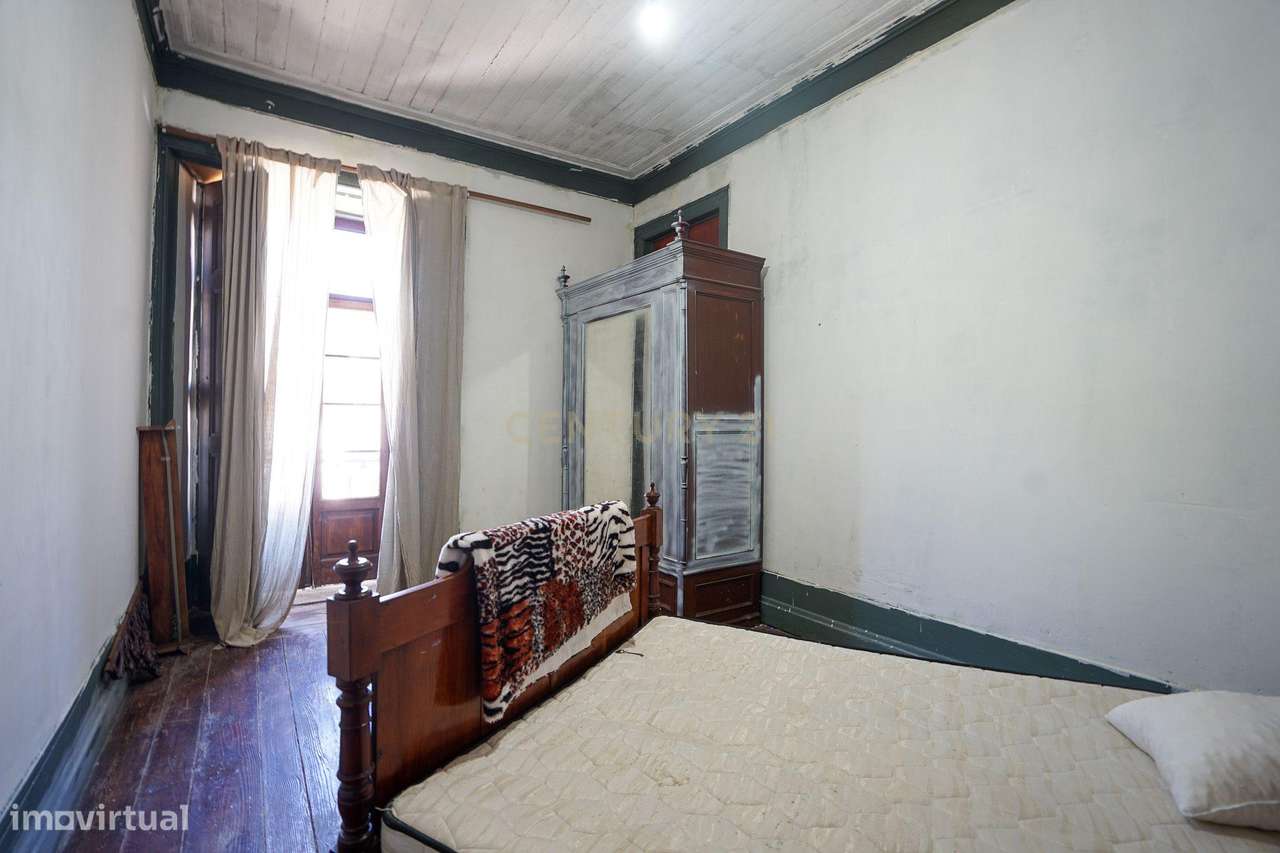 Moradia T3 com pátio e jardim a cinco minutos da praia fluvial de Góis - Grande imagem: 4/48