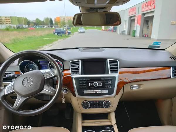 Mercedes-Benz ML 350 BlueTec 4-Matic - 15