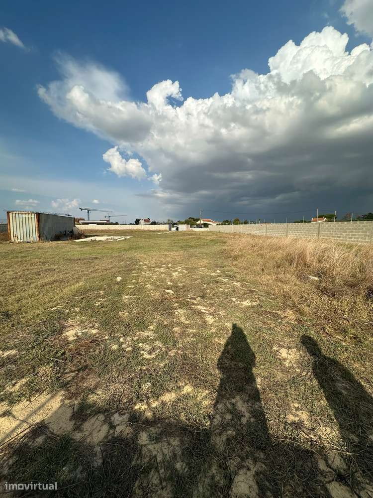 Terreno em Samora Correia - 2500m² com utilidades-9
