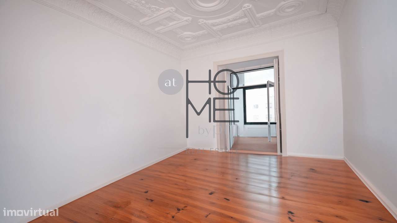 Av. Luís Bívar | T3 + 1 de charme em Lisboa-0