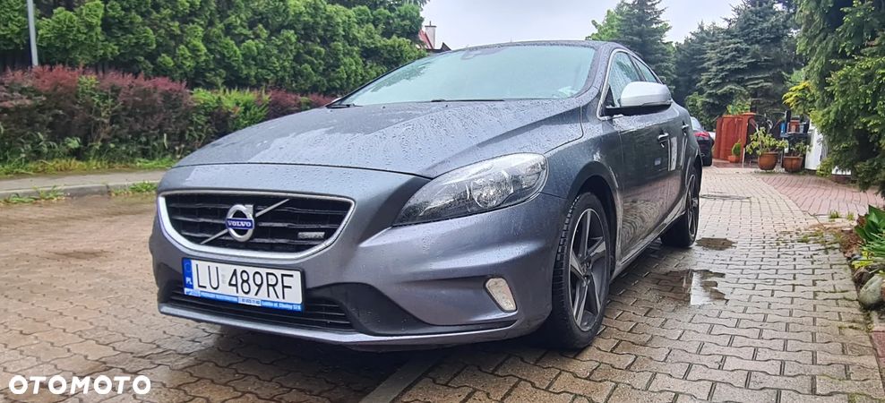 Volvo V40 D3 R-Design - 1