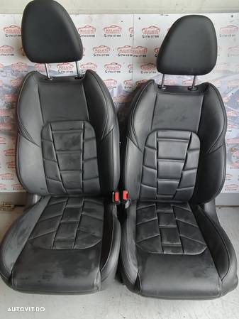 Interior din piele neagra electric de Nissan Qashqai an 2018 - 1