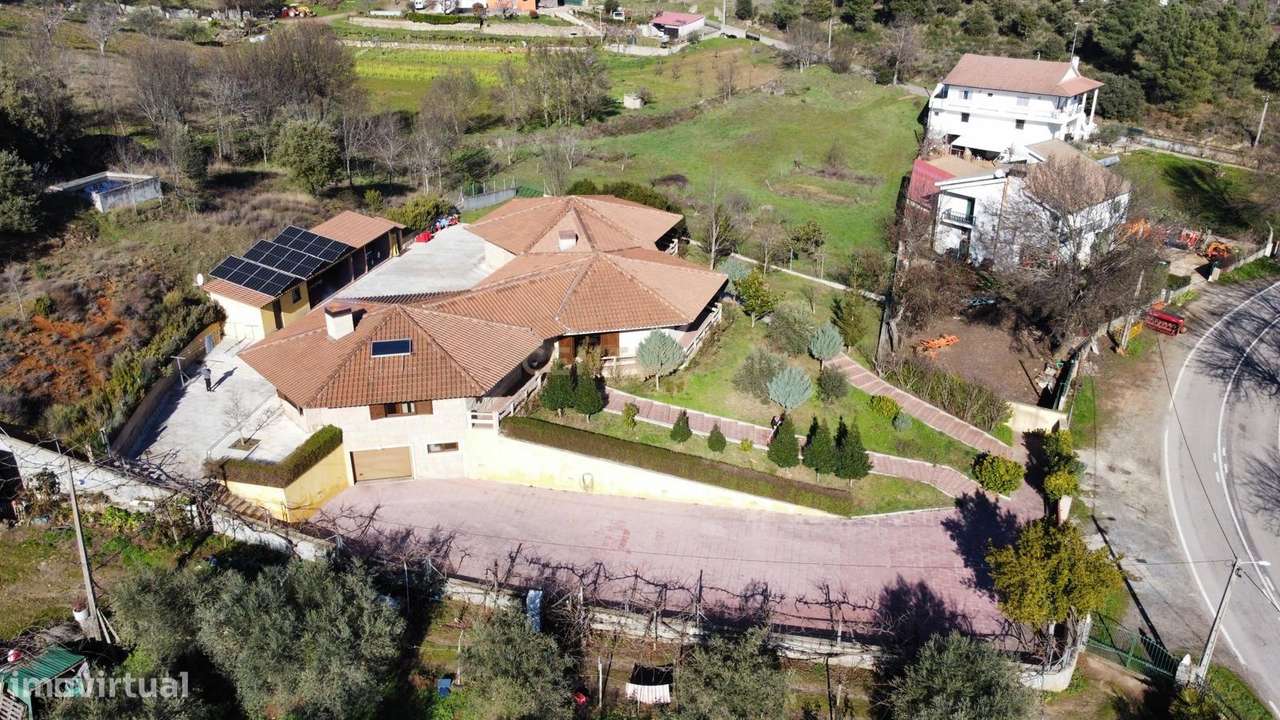 Suberba Moradia em São Pedro de Sarracenos - 5 min do CENTRO de Bragan - Grande imagem: 2/42