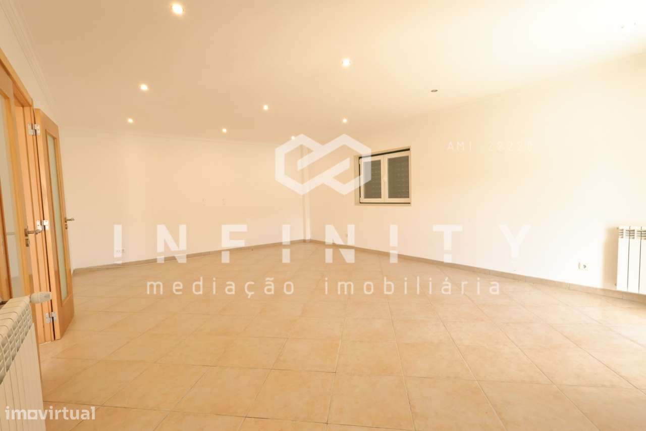 Moradia independente T4-12