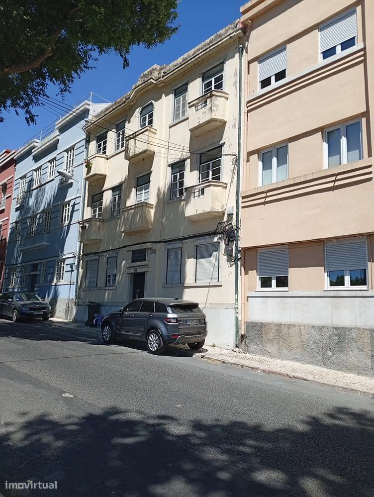 Arrenda-se Apartamento T2 em Alcântara Terra