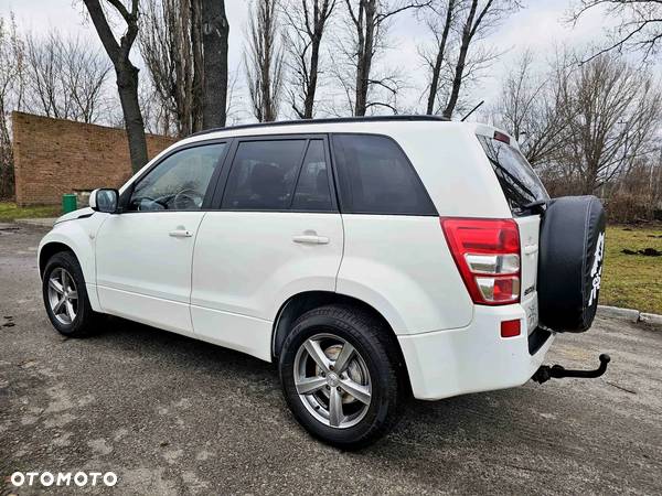 Suzuki Grand Vitara 2.0 De luxe - 11