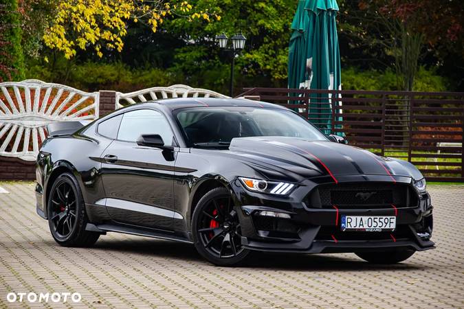 Ford Mustang 5.0 V8 GT - 4