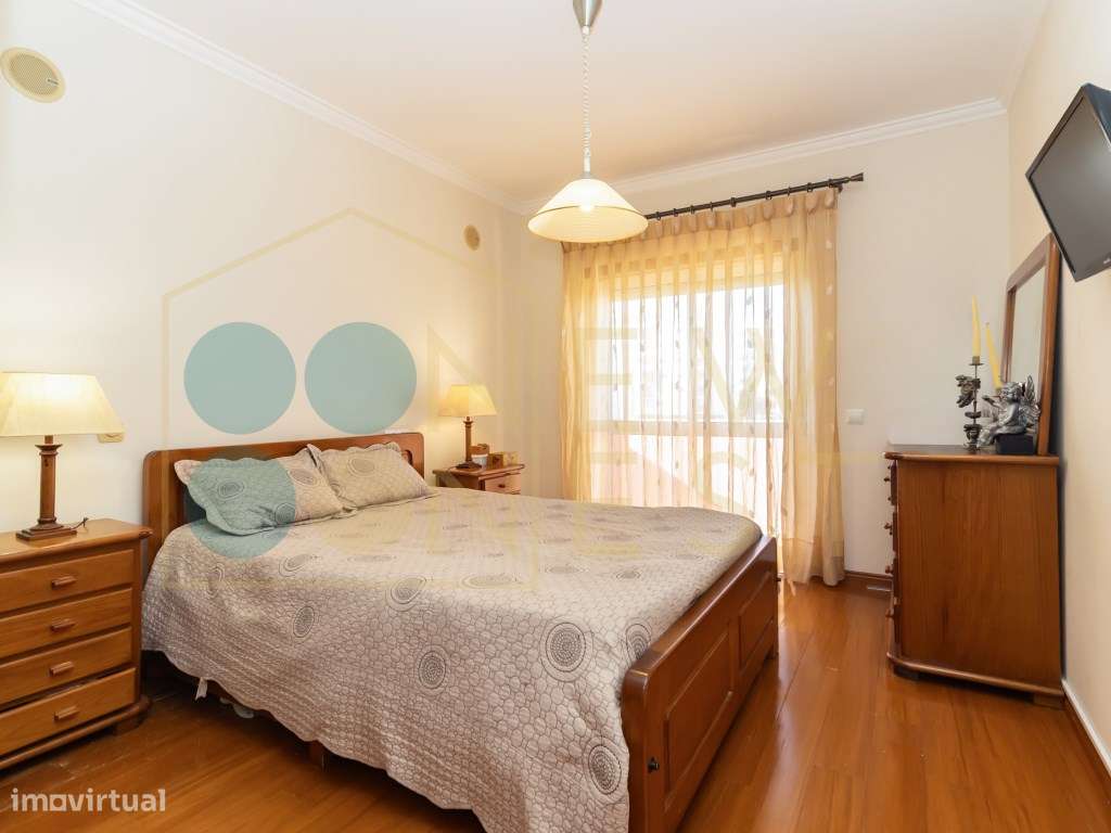 Apartamento T3 no Vale do Cobro com 128m²-16