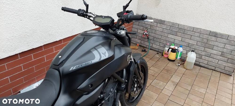 Yamaha MT - 2