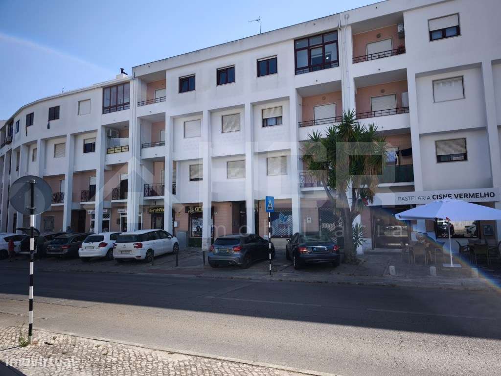 T4 | TOTALMENTE RENOVADO | BOAS ÁREAS | 2 CASAS DE BANHO | AMORA - ...-38