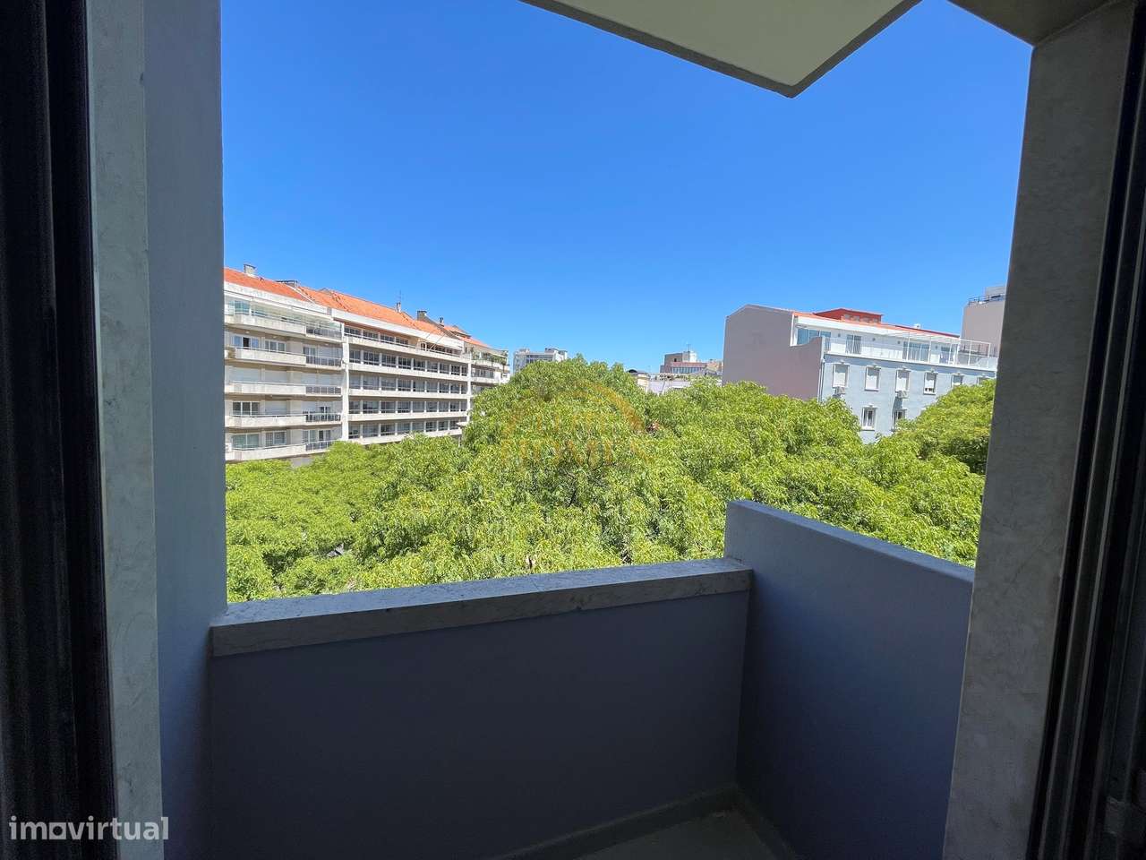 Apartamento T5 convertido num Luxuoso T3 – Av. Conde Valbom, Avenidas-15