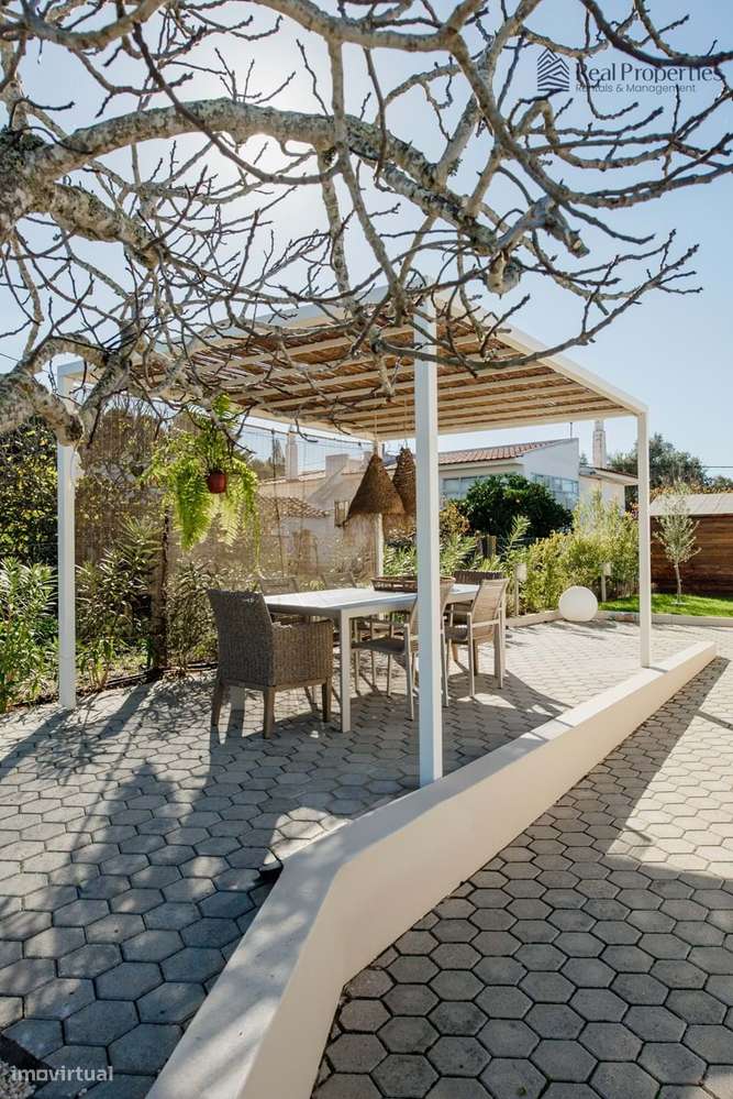 Elegante Moradia T3 Renovada com Vistas Panorâmicas em Alvor-21