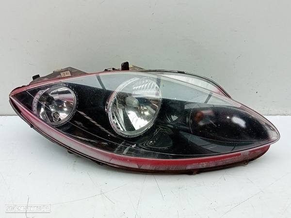 Farol Otica Direito Seat Leon (1P1) - 1