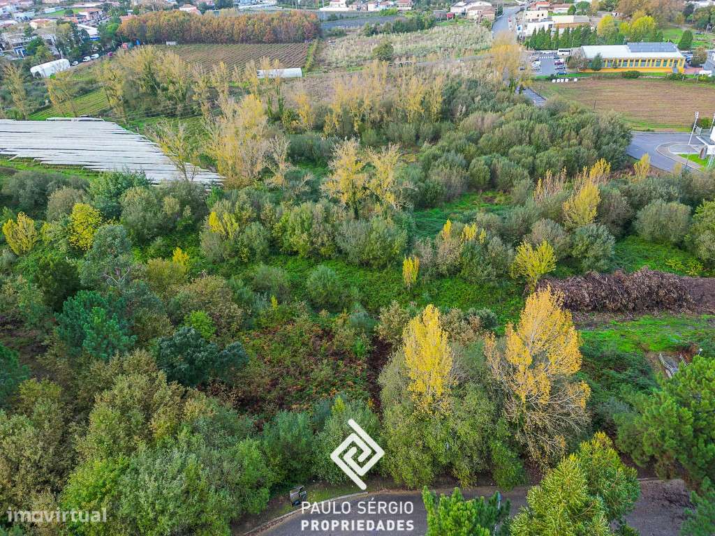 Vende-se ou permuta-se Terreno com 846m2, em Vila Nova de Gaia, pró... - Grande imagem: 4/13