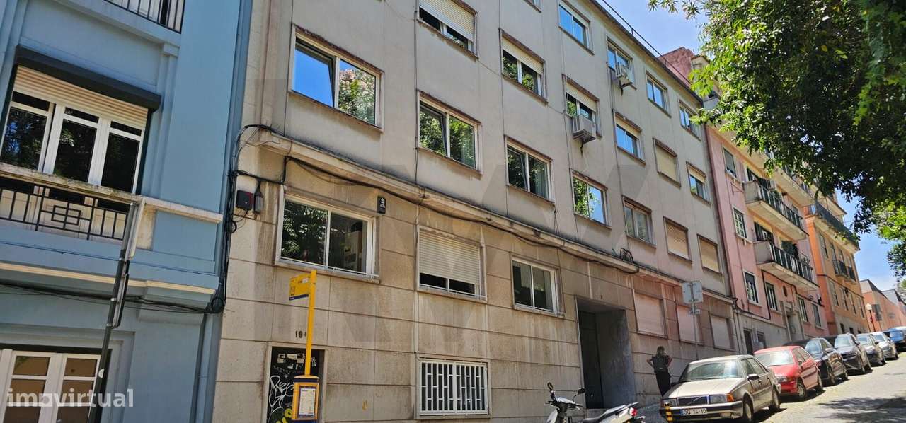 Apartamento T4 para recuperar, 118 m2, arrecadação, perto Hotel Olissi - Grande imagem: 4/33